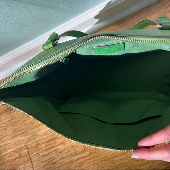 Green Coach Shoulder Bag - Picture 9 of 10